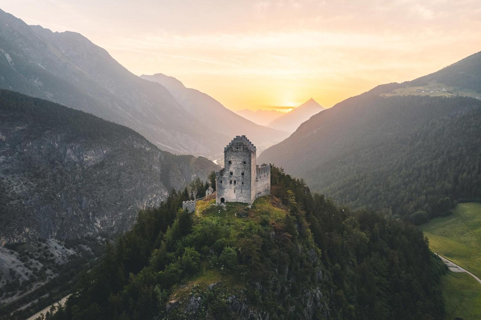 Lechtaler Alpenblick Landeck - Privatzimmer & Ferienwohnung Luaran gambar